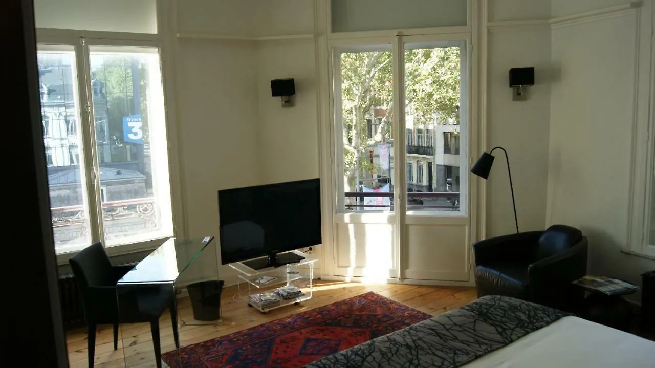 Au Coeur De Lille Bed & Breakfast 0*,